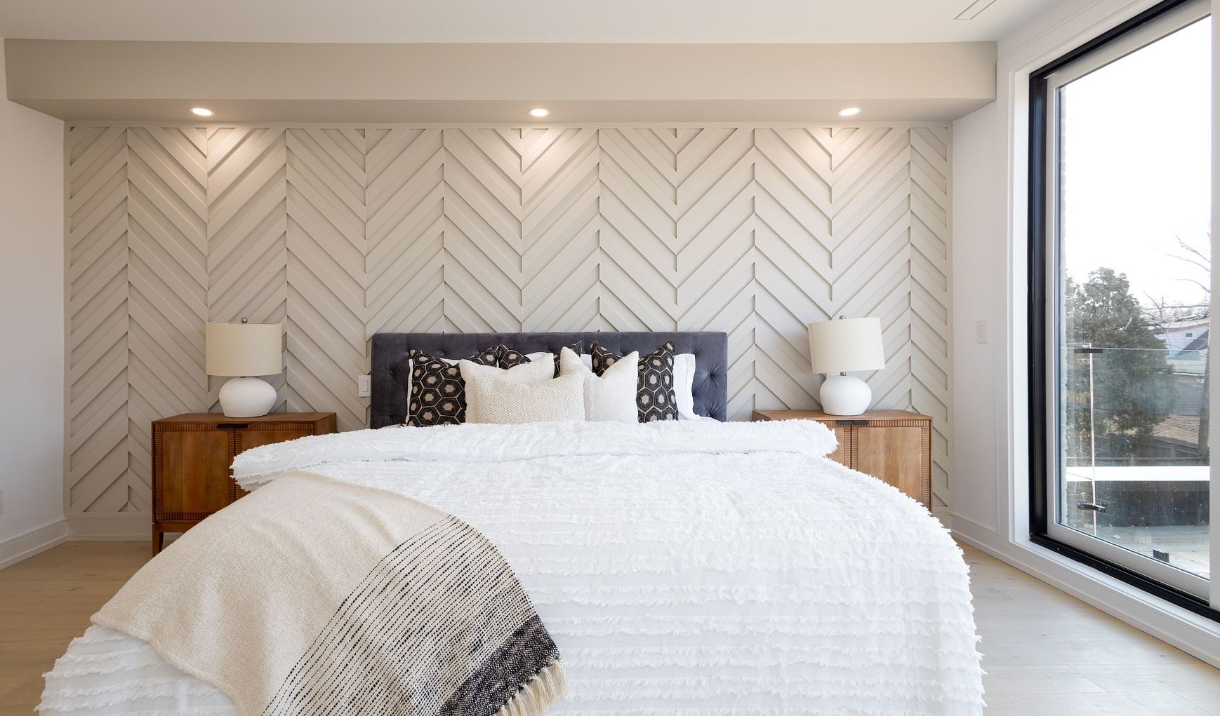 Master bedroom wall detail